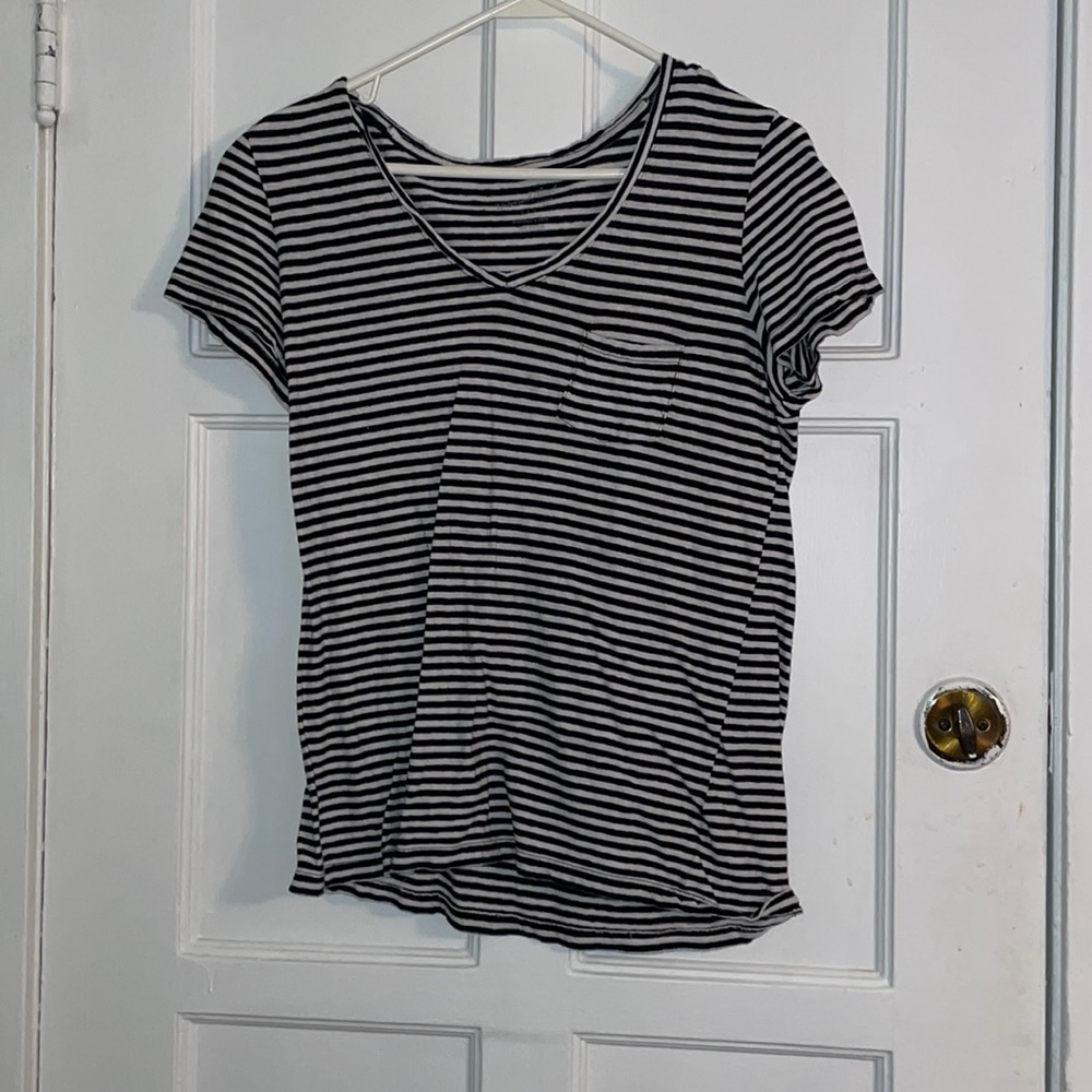 Universal threads short sleeved shirt